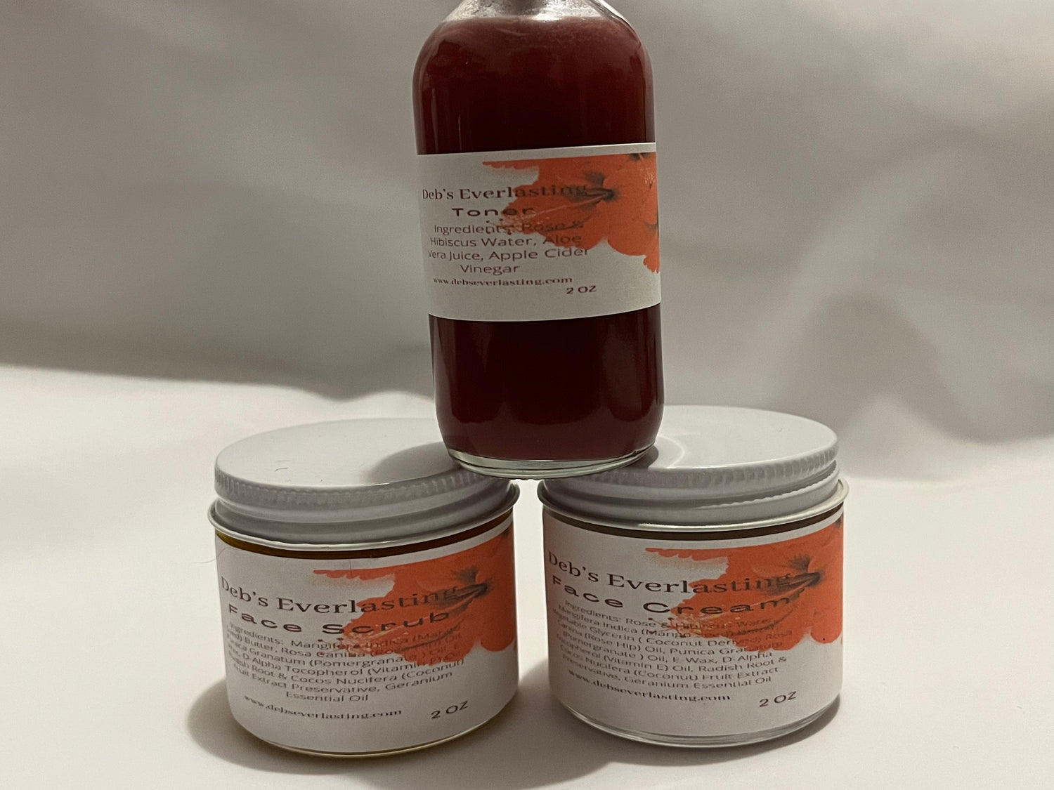 NEW!! Rose Hibiscus facial kit. It comes with a toner, lotion and scrub. 